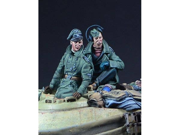 WWII German King Tiger Heavy Tank Crew Set - Commander & Loader (2pcs)