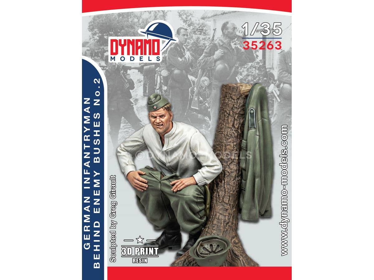 German Infantryman Behind The Enemy Bushes 1939-42 No.2